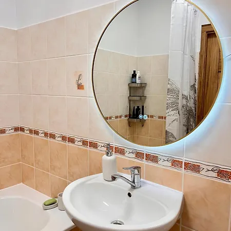 Nice&cozy Flat No7 דירה *